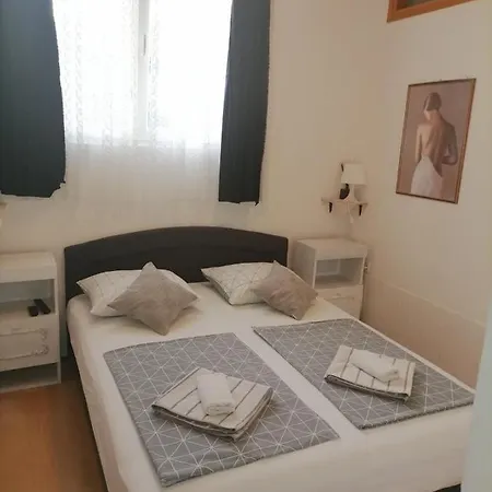 Guest house Mara