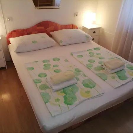 Guest house Mara