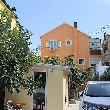 Mara Guest house