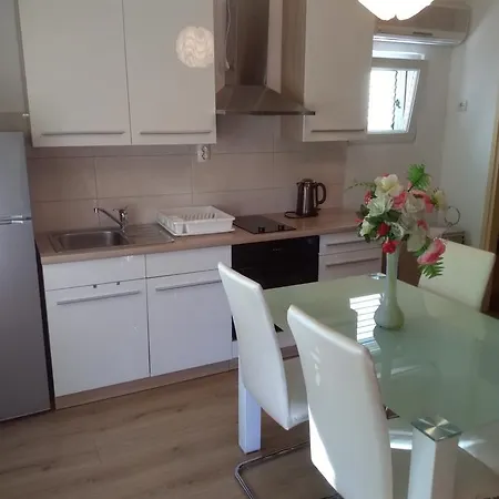 Mara Guest house